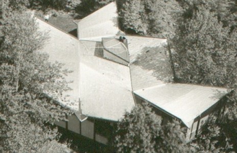 Hyperbolic-paraboloid roof
